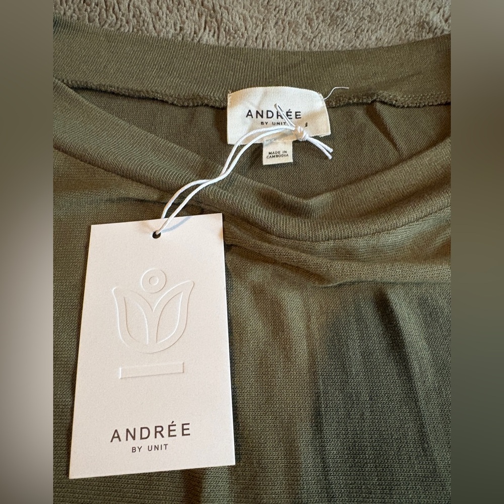 ANDREE BY UNIT Sage Green Blouse